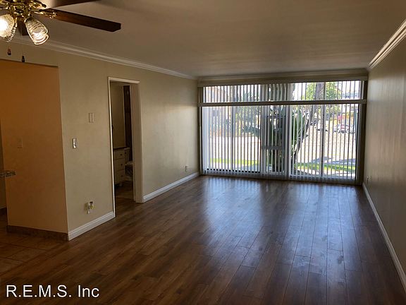 3rd image of 621 N Market St APT 1