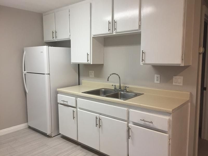 1st image of 5112 Oakland St #209