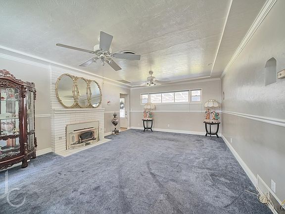5th image of 1101 Greenwood Dr