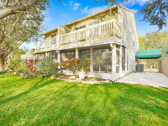 4th image of 9048 Lake Place Ln