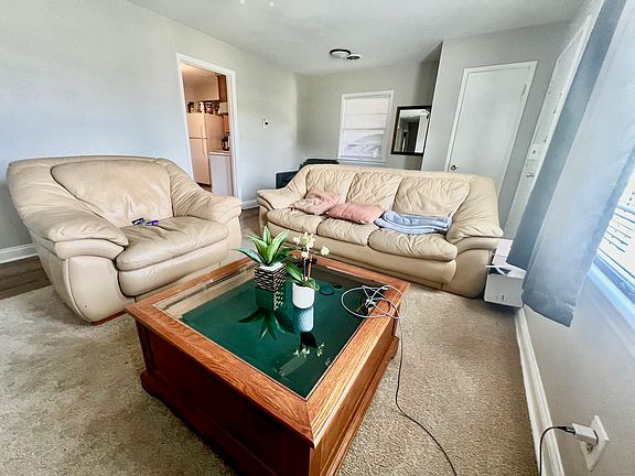 5th image of 1008 Hudson Ave