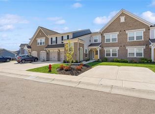 141 Old Pond Rd, Springboro, OH