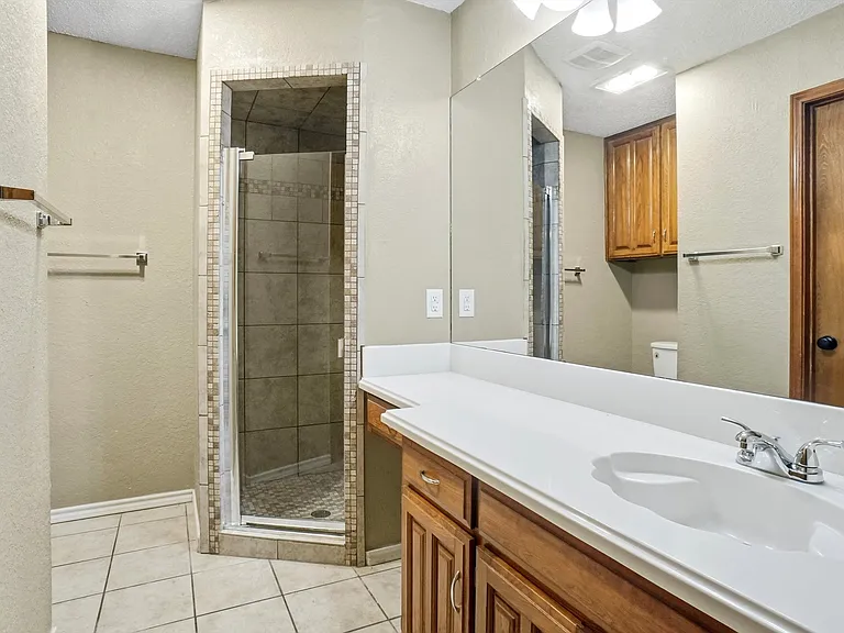 6430 Lago Vista Dr — Photo 3