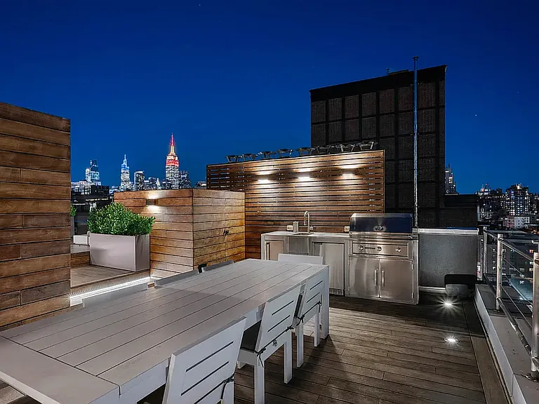 447 W 18th St #3C — Photo 8