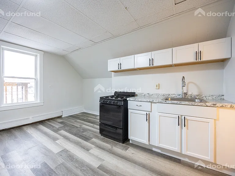 377 Union Ave #7 — Photo 7