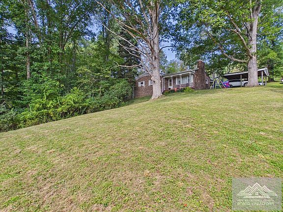4th image of 179 Akron Ct