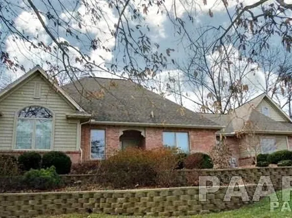 7002 S Saddlebrook Dr, Mapleton, IL 61547