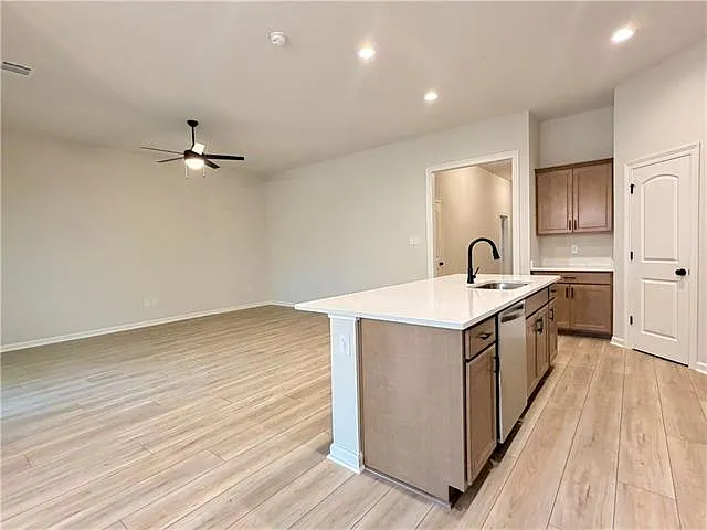 Building Photo - 43526 McLain Ln
