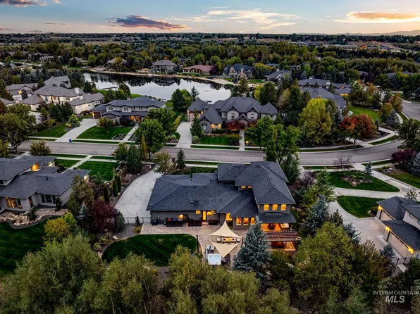 282 E Riversedge Dr, Eagle, ID 83616