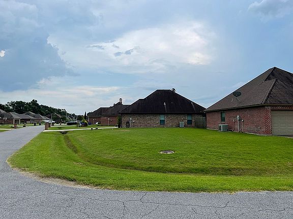 2nd image of 101 Forest Creek Dr