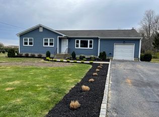 765 Herricks Ln, Riverhead, NY 11901