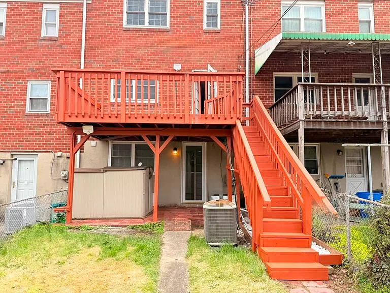 Regina Dr — Photo 22