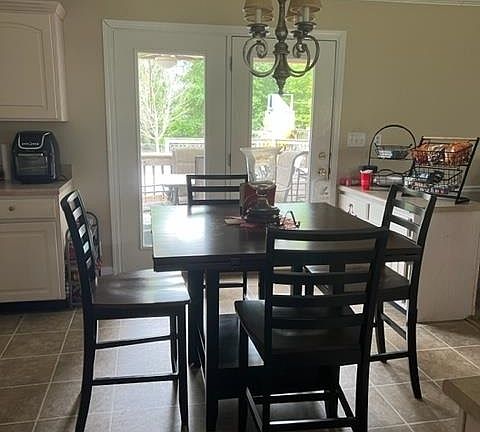 4th image of 240/258 NE Mayview Ln
