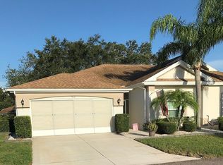 914 Oxford Park Dr, Sun City Center, FL 33573