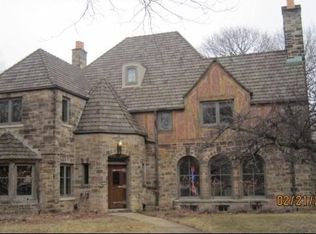 2228 E Newberry Blvd, Milwaukee, WI 53211