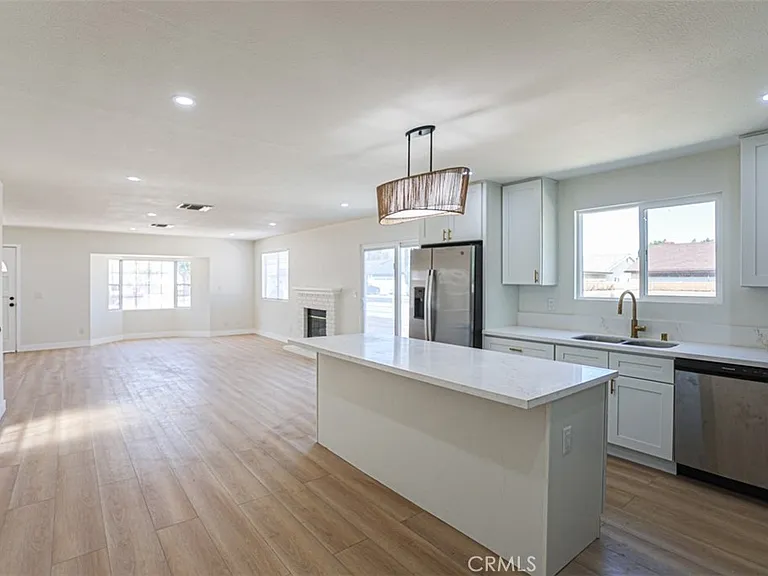 2452 E Brenda St — Photo 13