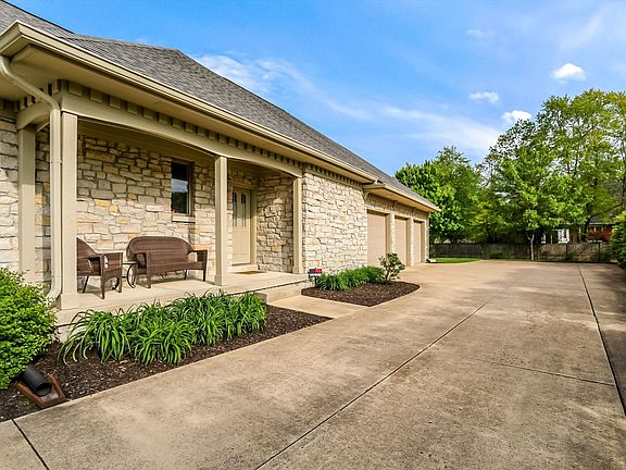 5th image of 14739 Raymond Ln