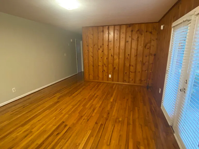 1504 Sunset Ln — Photo 8