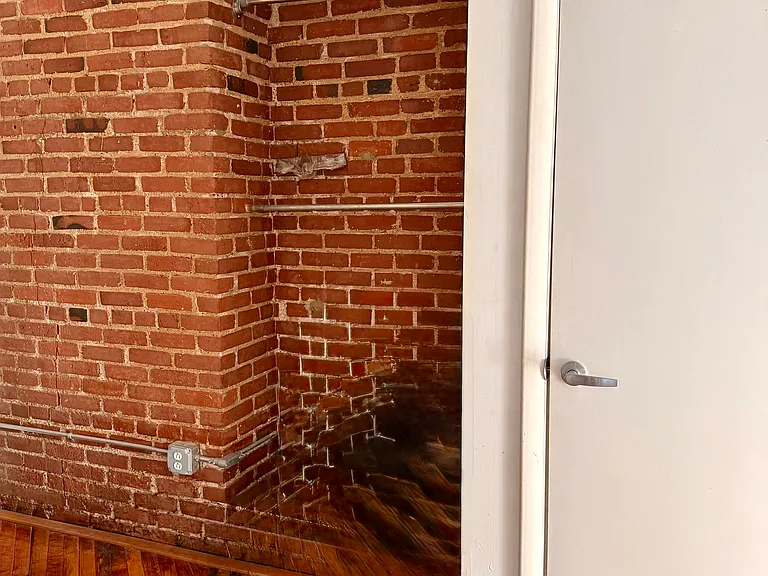 1220 Buttonwood St #202 — Photo 9