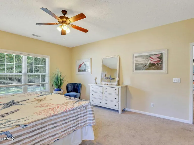 45 Mayfair Dr — Photo 17
