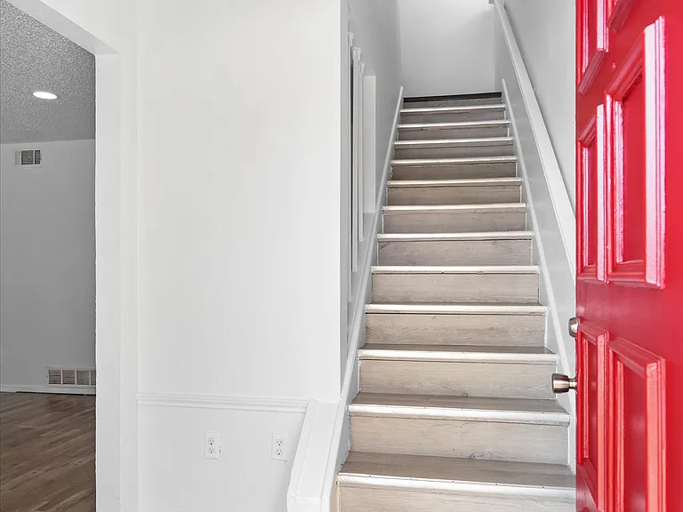 2207 Chase Ct — Photo 15