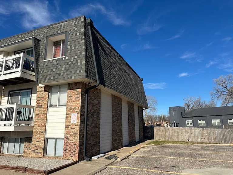 4964 E Lincoln St — Photo 11