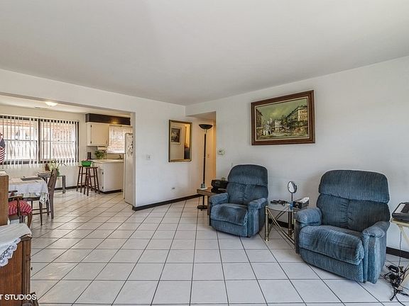 3rd image of 3460 N Harlem Ave #2W