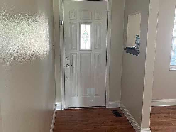 3rd image of 1260 Cedar Dr