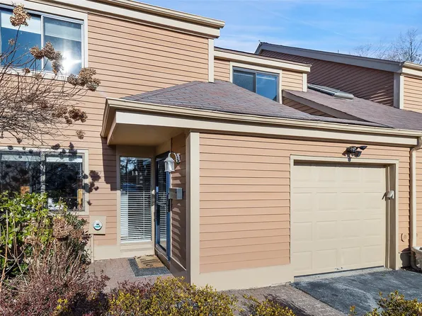 7 Bayberry Close, Rye Brook, NY 10573