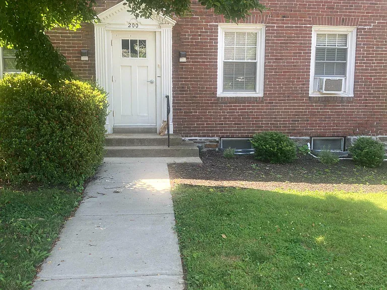 200 Elmwood Ave #1 — Photo 17