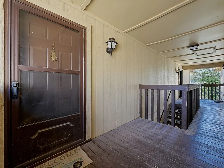 1021 Adworth Dr #J — Photo 2