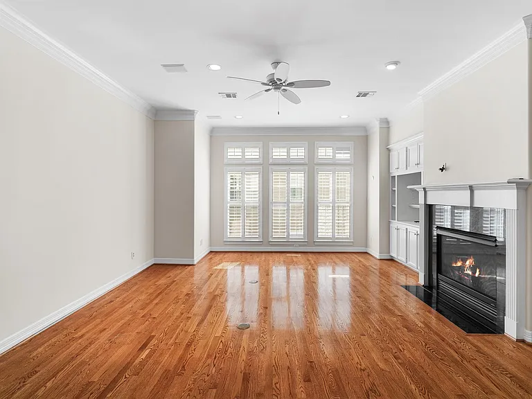 2150 Bancroft St — Photo 3