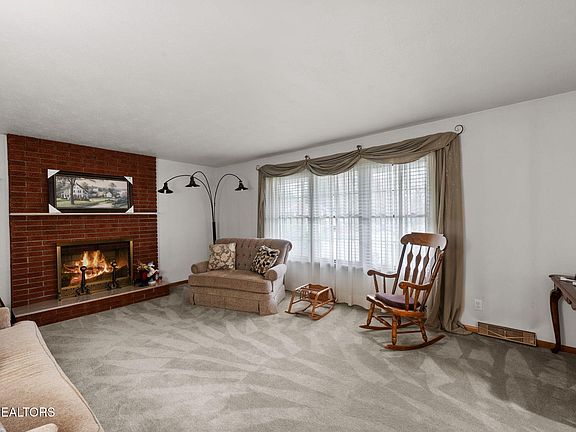 3rd image of 7333 Palmyra Dr #1