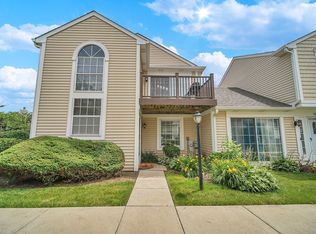 581 Le Parc Cir Unit 581, Buffalo Grove, IL 60089