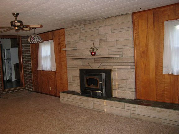 Family / Dining Room - New Carpet