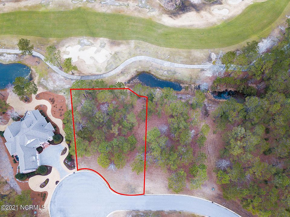 1st image of 548 Royalty Ct SW