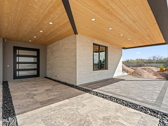 5th image of 1320 E Sagebrush Drive