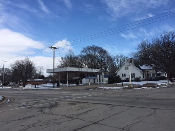 2nd image of 743 18th St