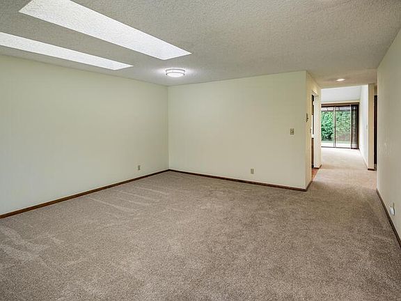 4th image of 1333 Beach Ave APT 1-3