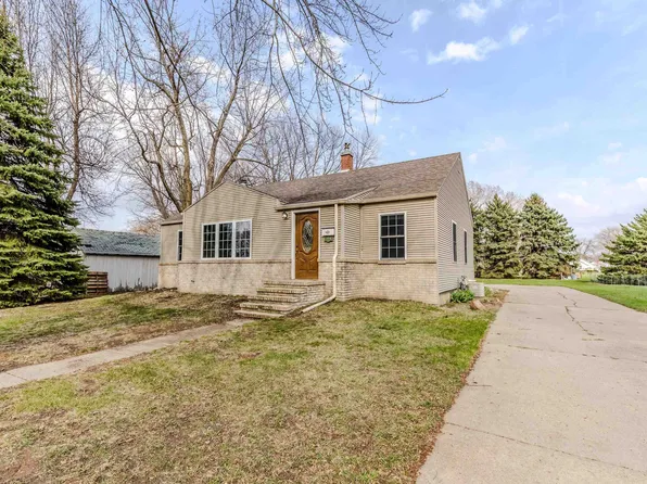 314 E 5th St, Lake Park, IA 51347