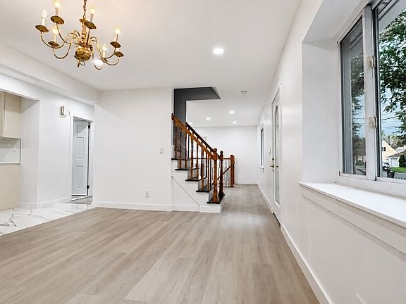 3rd image of 266 Hamilton Rd