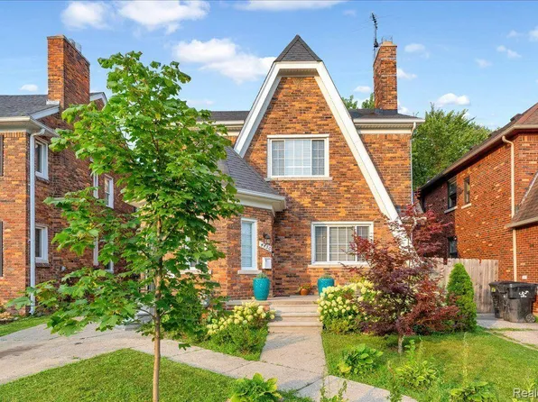 4450 Grayton St, Detroit, MI 48224