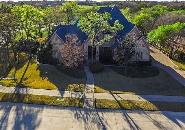 1st image of 500 Round Hollow Ln