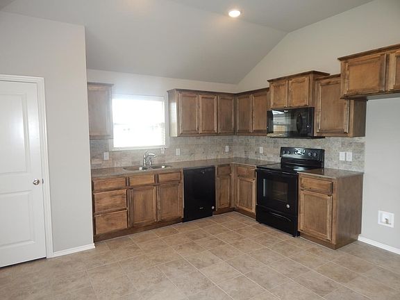 3rd image of 10524 NW 34th St