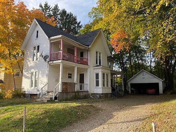 2nd image of 1024 N Main St