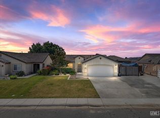 9407 Sleepy Hollow Ln, Bakersfield, CA 93311