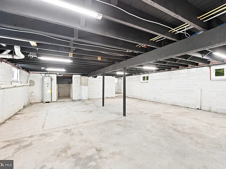 107 Broad Ave — Photo 20