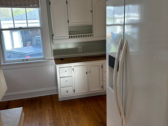 4th image of 4605 Sherwood Ave