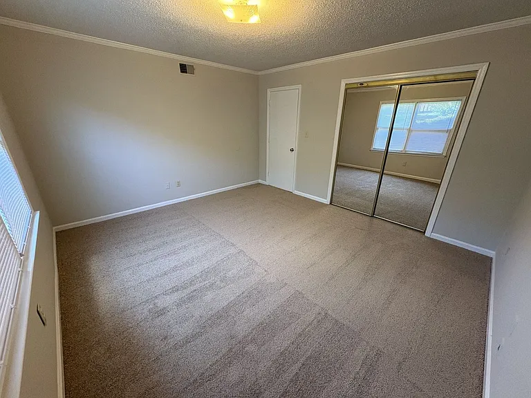 2505 W Broad St #611 — Photo 11