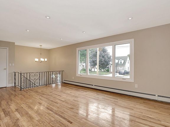 5th image of 224 Holly Ave